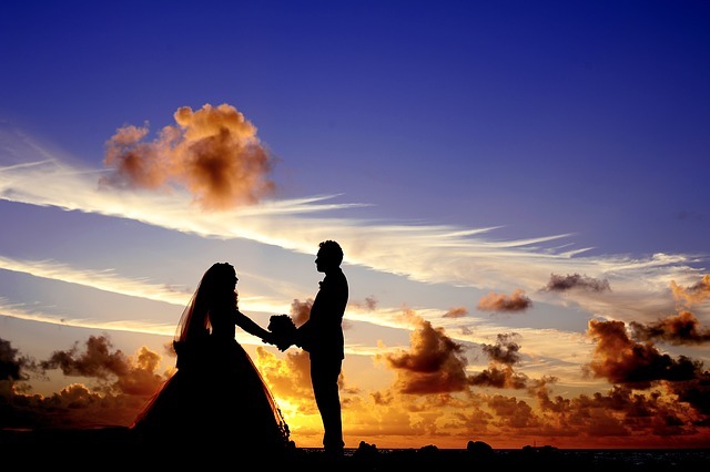 Sonnenuntergang bei ihrer Hochzeit